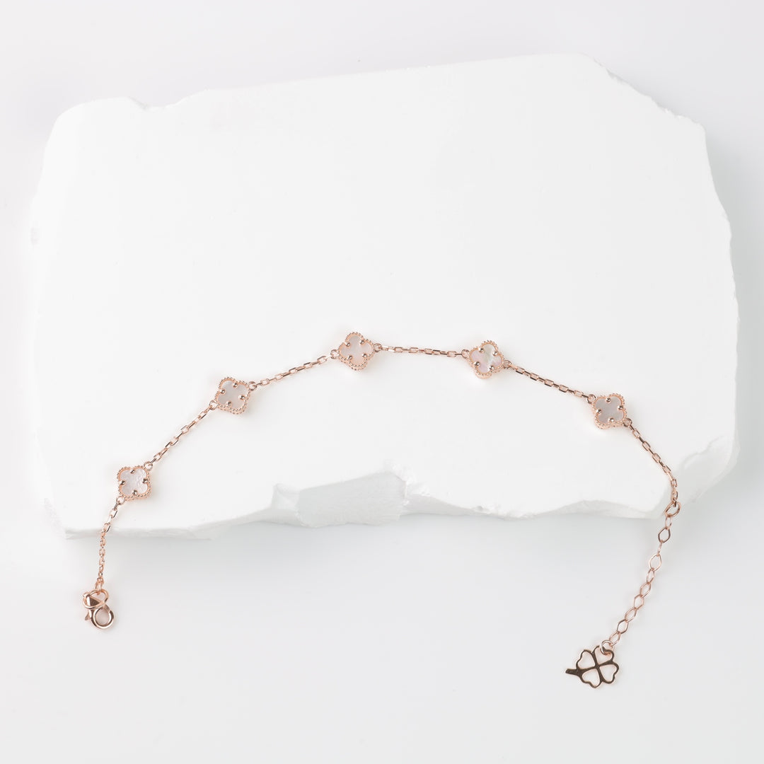 Delicate Clover Bracelet with Mother of Pearl – Rose Gold 585 (14K) - Ukrainian Jewelry