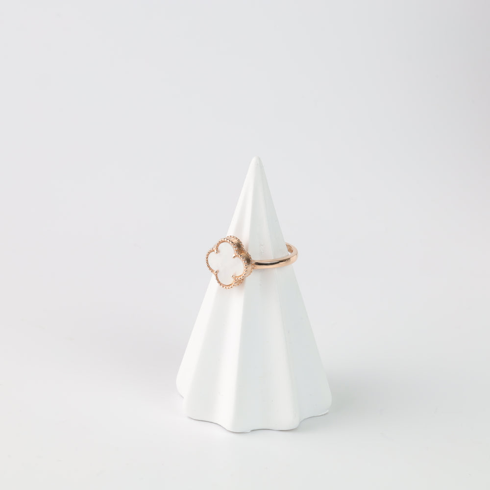 Gold ring Four-leaf clover with mother-of-pearl | Gold 585 (14K) - Ukrainian Jewelry