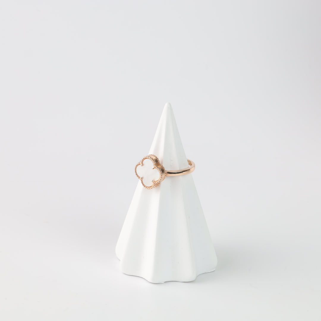 Gold ring Four-leaf clover with mother-of-pearl | Gold 585 (14K) - Ukrainian Jewelry