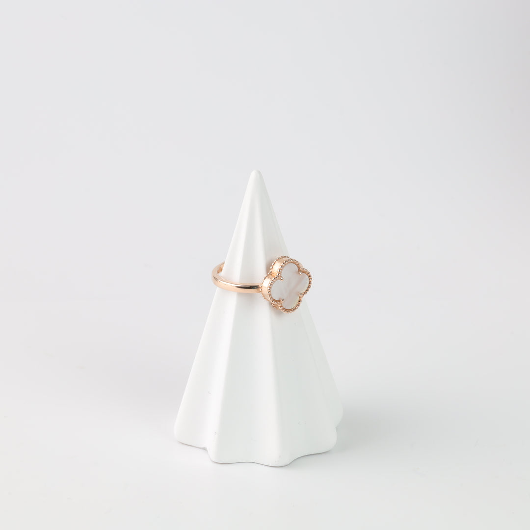 Gold ring Four-leaf clover with mother-of-pearl | Gold 585 (14K) - Ukrainian Jewelry