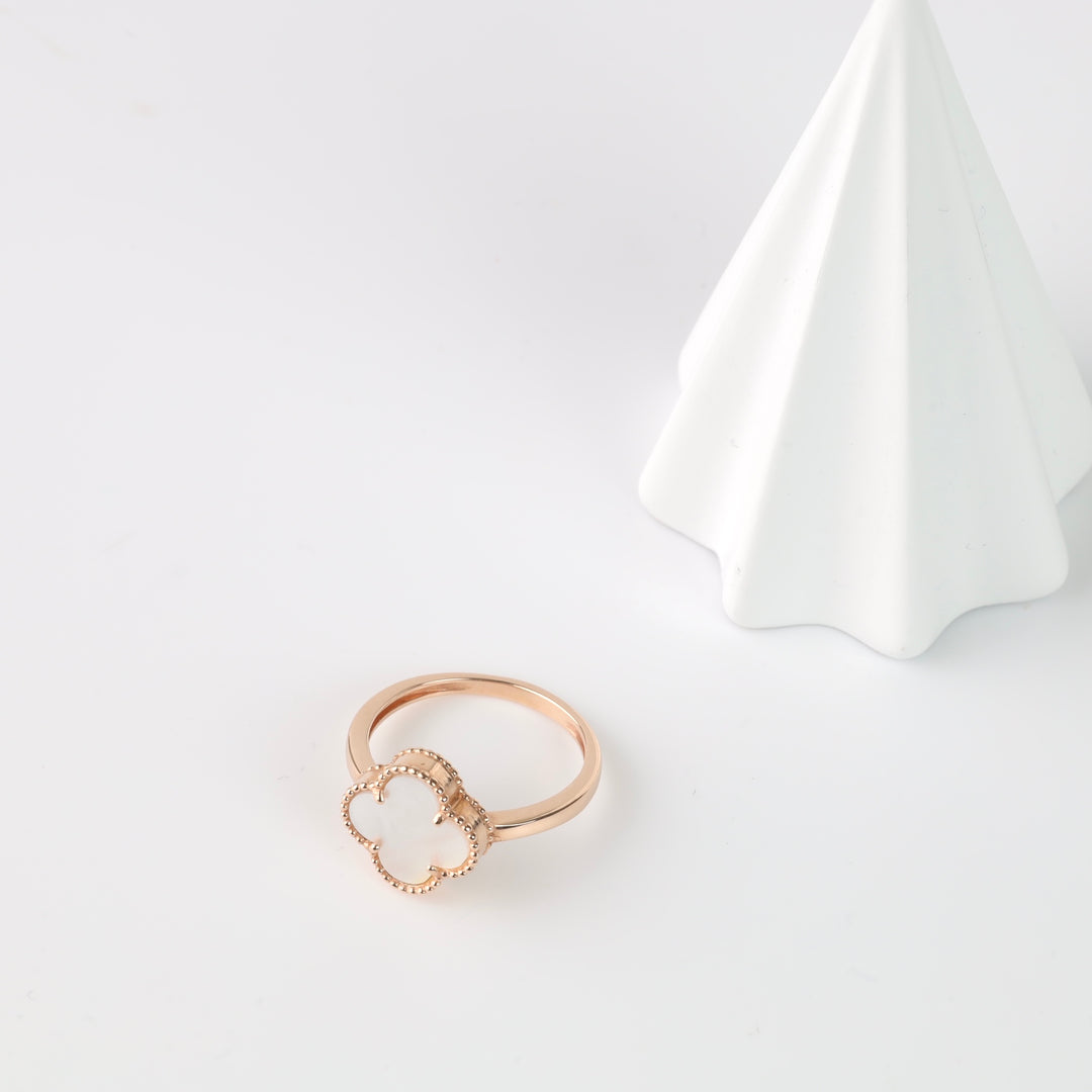 Gold ring Four-leaf clover with mother-of-pearl | Gold 585 (14K) - Ukrainian Jewelry