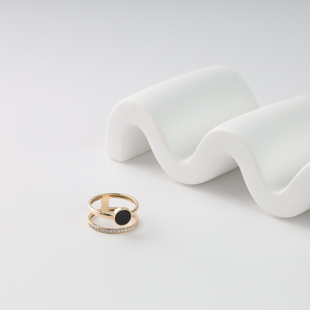 Ring "Night's Glow" with black agat and cubic zirconia | Yellow gold 585 (14K) - Ukrainian Jewelry