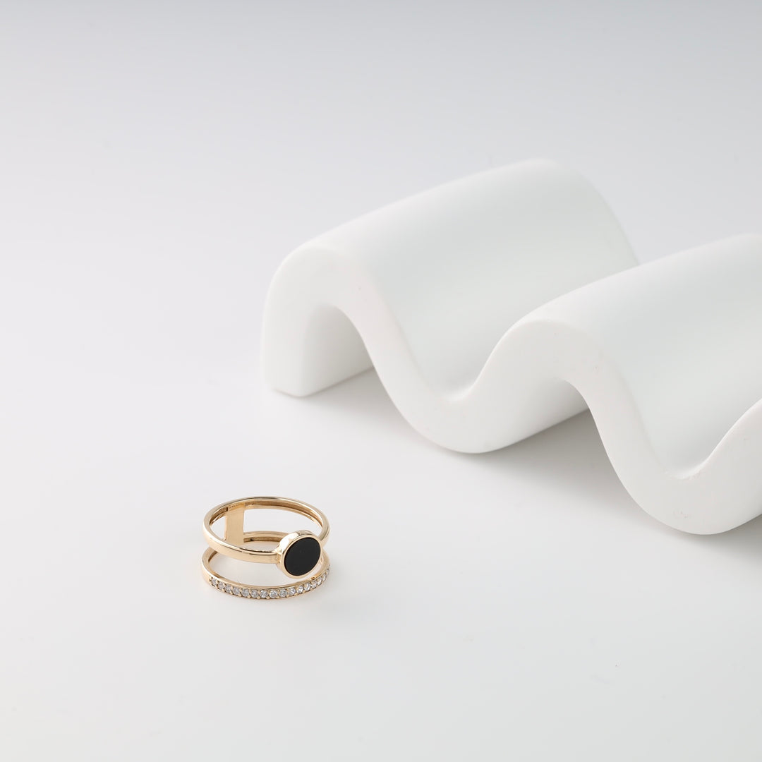 Ring "Night's Glow" with black agat and cubic zirconia | Yellow gold 585 (14K) - Ukrainian Jewelry