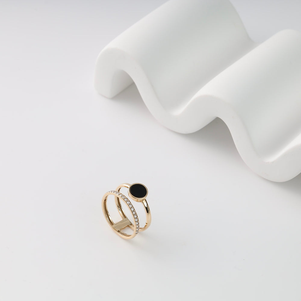 Ring "Night's Glow" with black agat and cubic zirconia | Yellow gold 585 (14K) - Ukrainian Jewelry