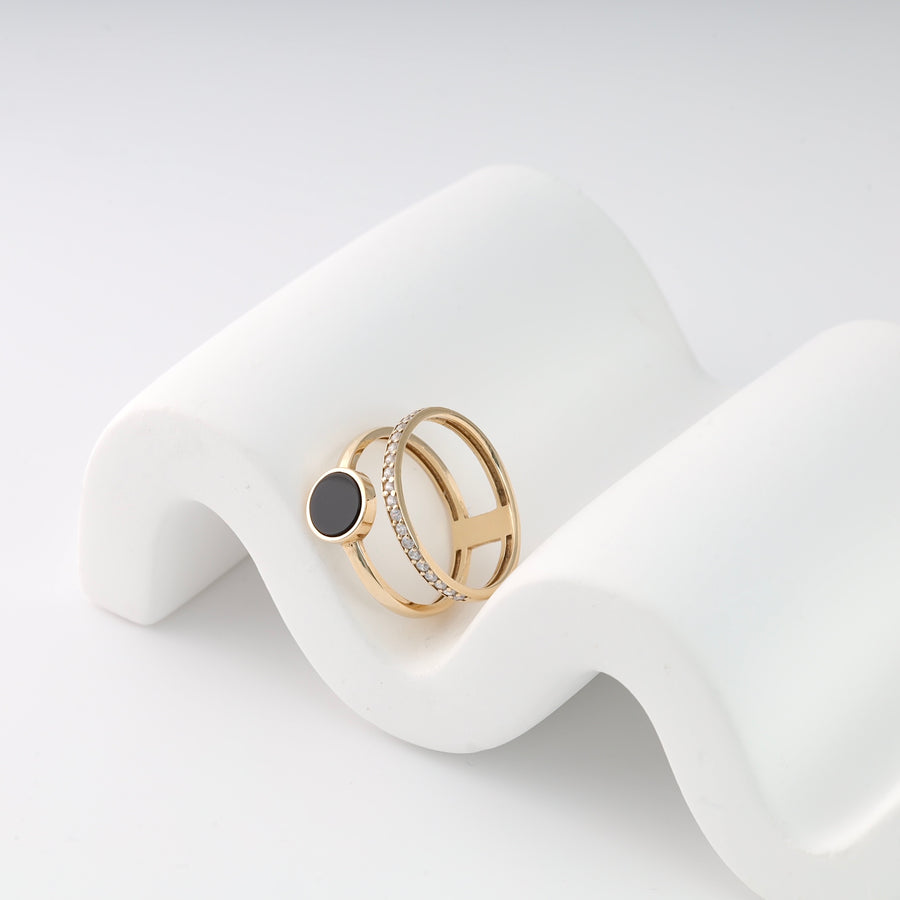 Ring "Night's Glow" with black agat and cubic zirconia | Yellow gold 585 (14K) - Ukrainian Jewelry