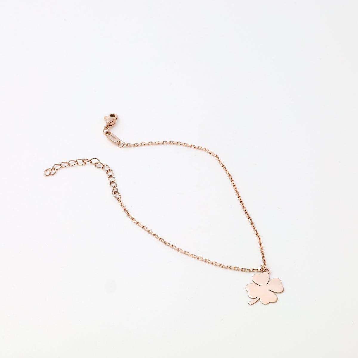 Rose gold 14k gold bracelet with four leaf clover charm, lucky charm jewelry, Ukrainian Jewelry, dainty gold chain bracelet.