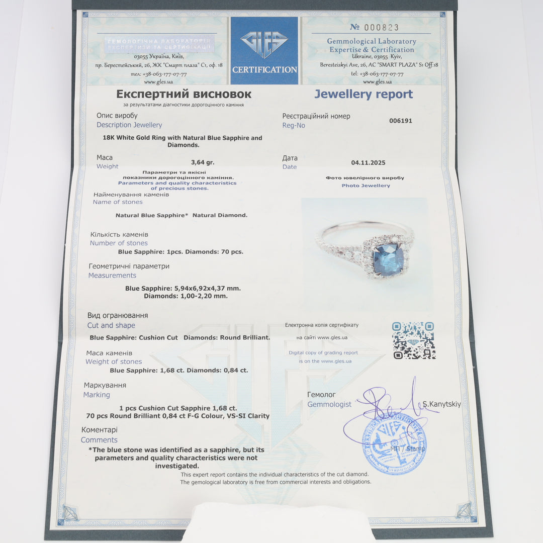 Ring with Cushion-Cut Natural Blue Sapphire 1.68 Ct. with 0.84 Ct. Diamonds | 18 K White Gold (750)