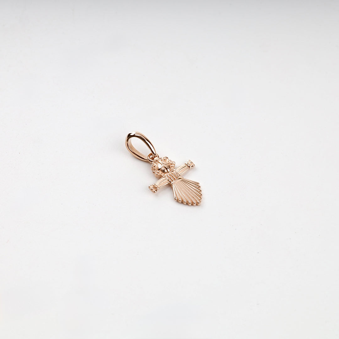 14K rose gold motanka pendant, front detail