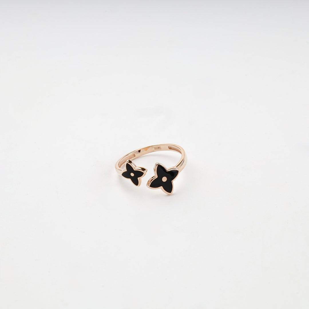 Rose gold ring with black enamel lifestyle photo