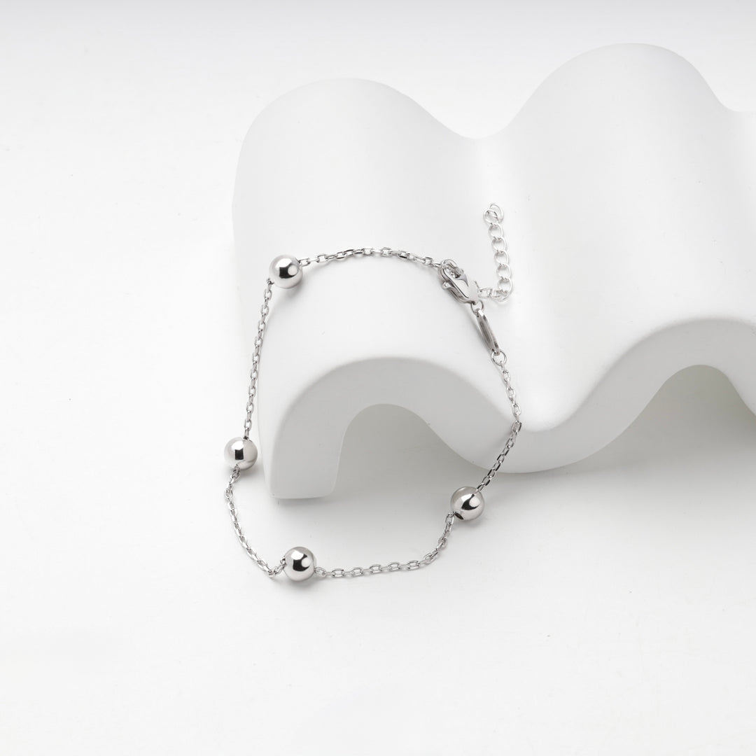 Silver 925 bracelet showing the spacing between the ball beads
