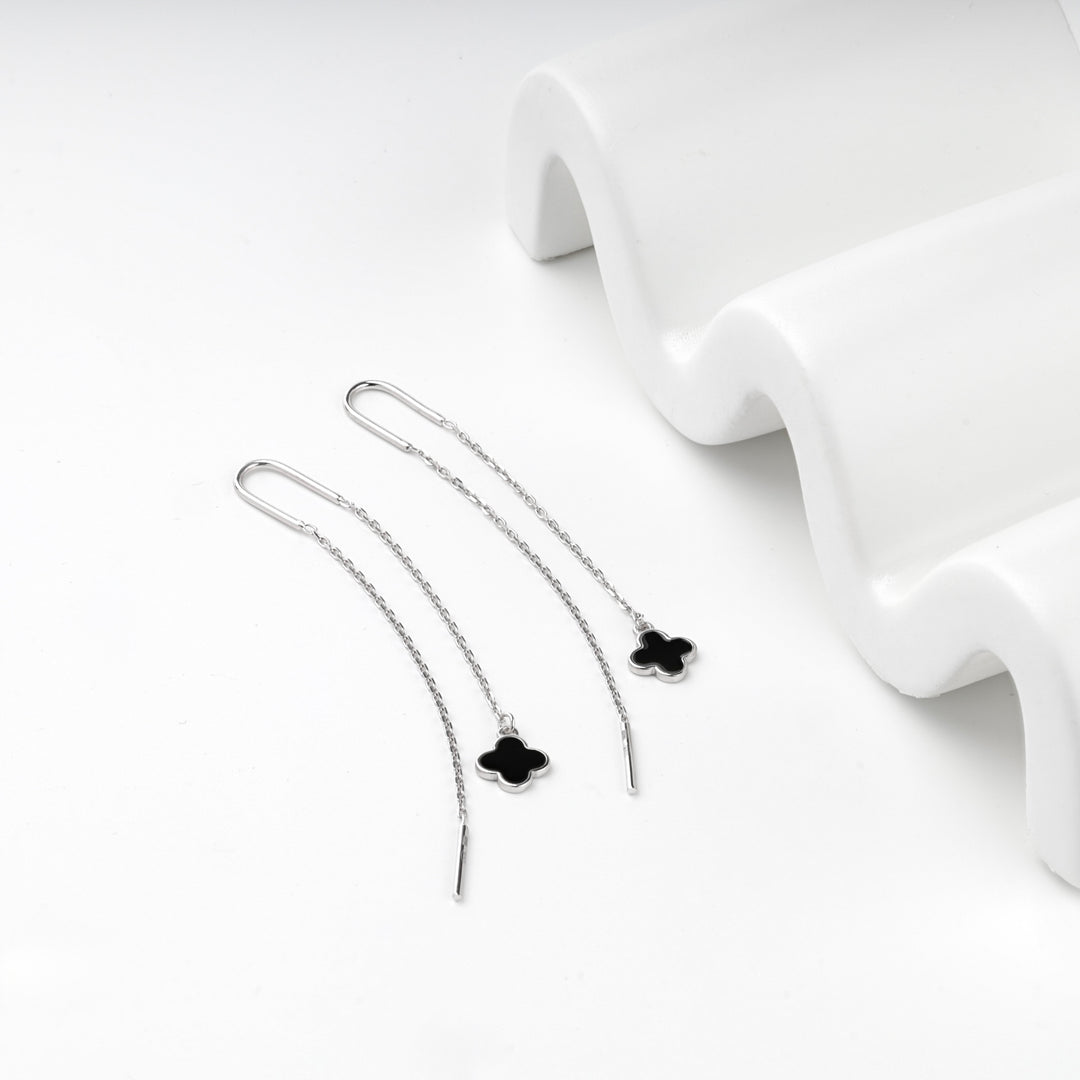 Close view of the silver 925 threader chain and bar end