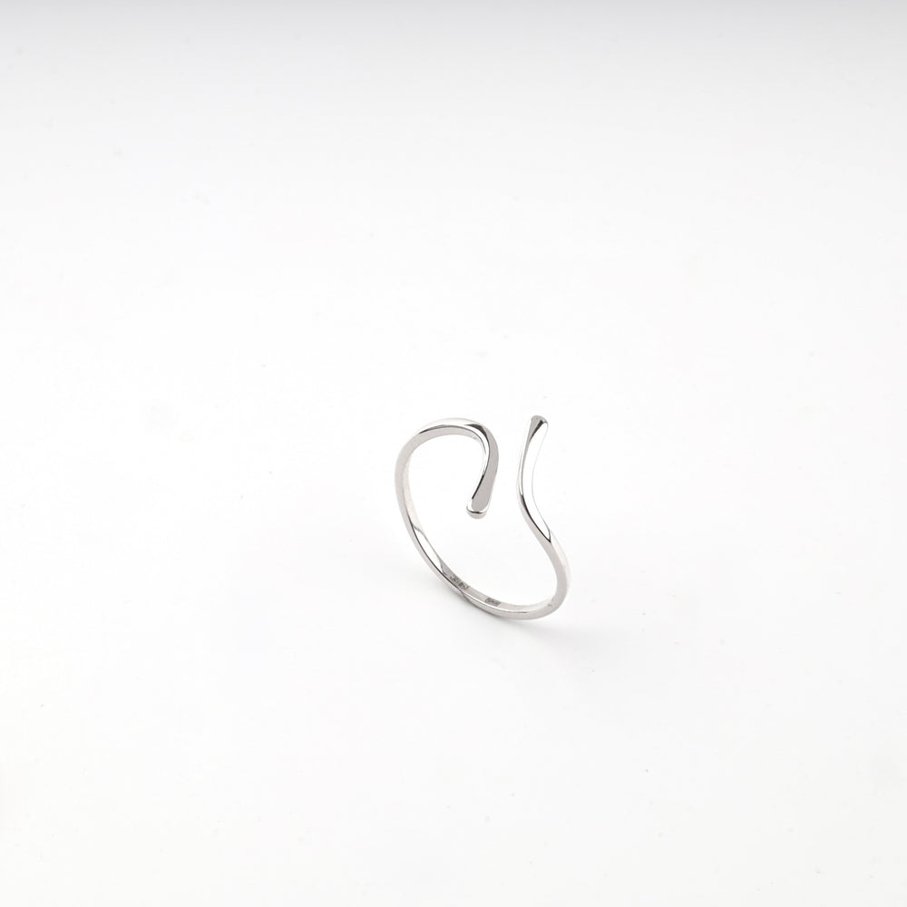 Adjustable open wave ring in sterling silver 925 standing upright