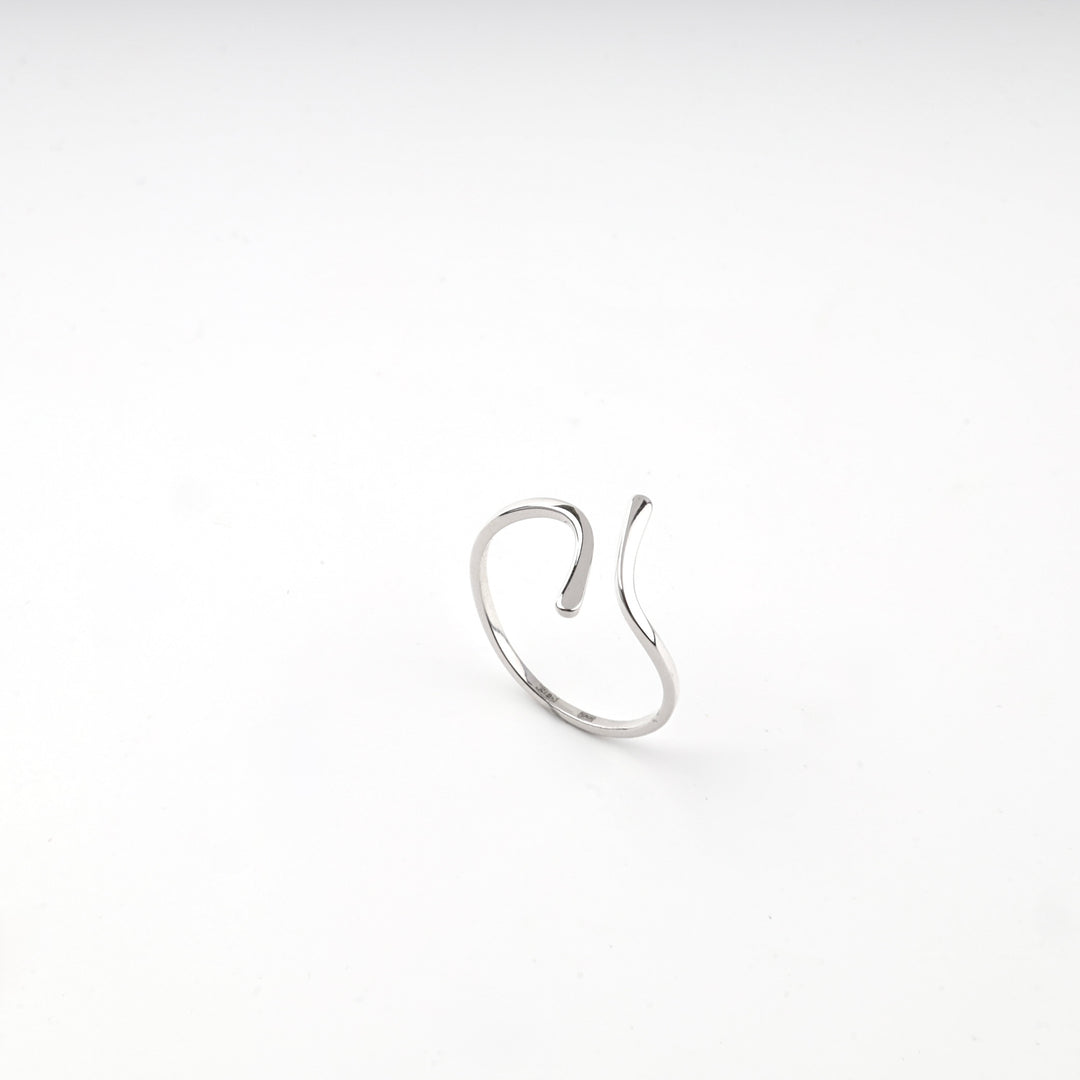 Adjustable open wave ring in sterling silver 925 standing upright