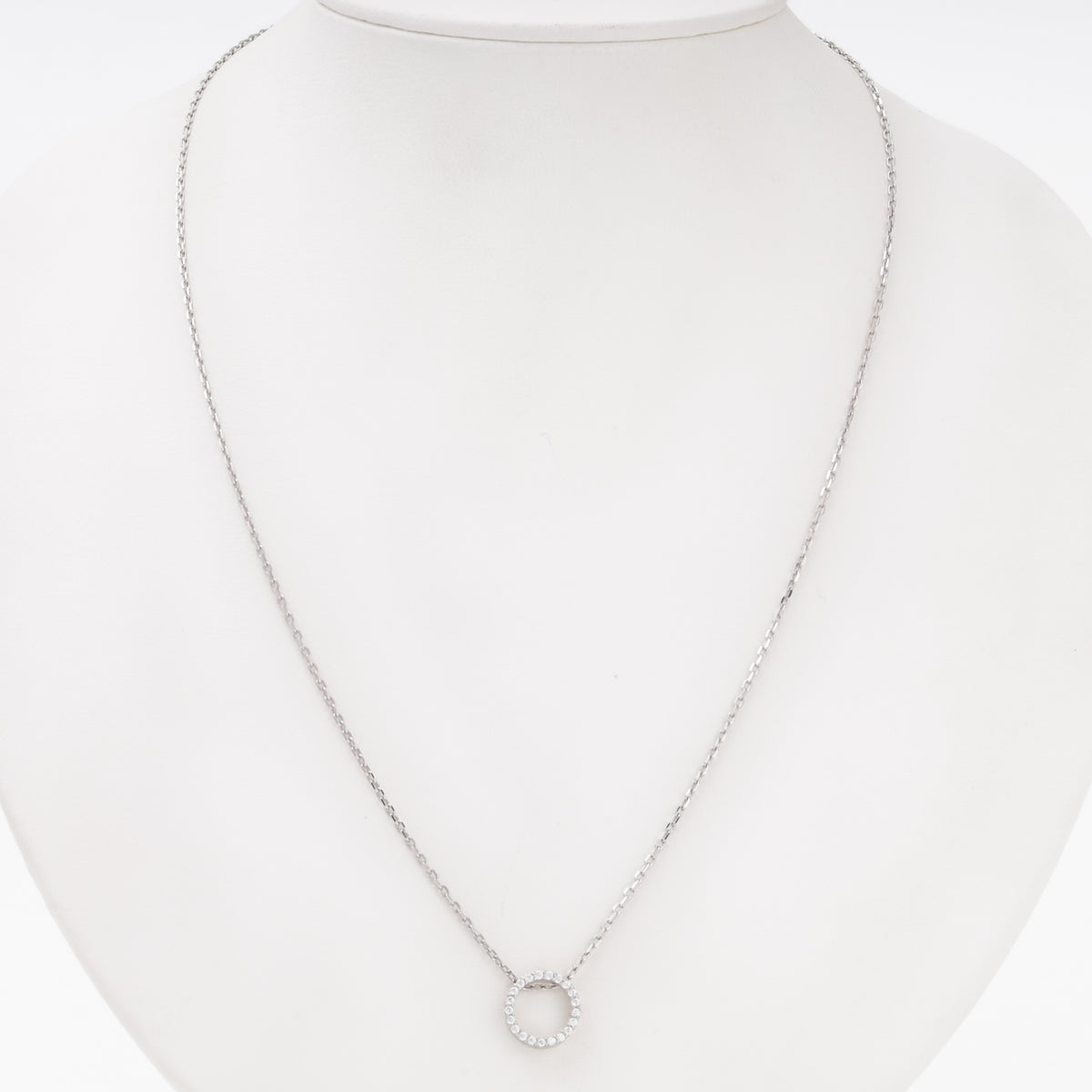 Sterling Silver 925 circle pendant close-up, sparkling cubic zirconia stones — Ukrainian Jewelry