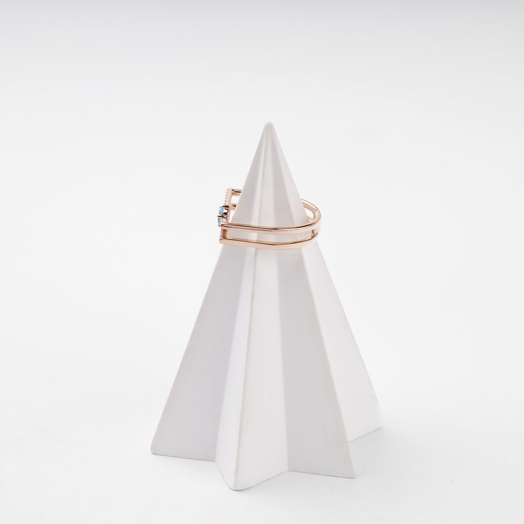 Open Ring with Blue Topaz and Cubic Zirconia | 14K Rose Gold (585) — detail view