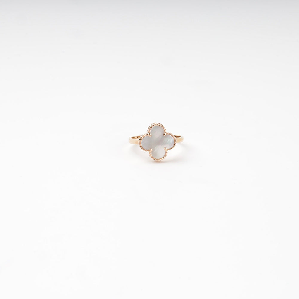 Rose Gold 585 Clover Ring with Mother-of-Pearl | Ukrainian Jewelry