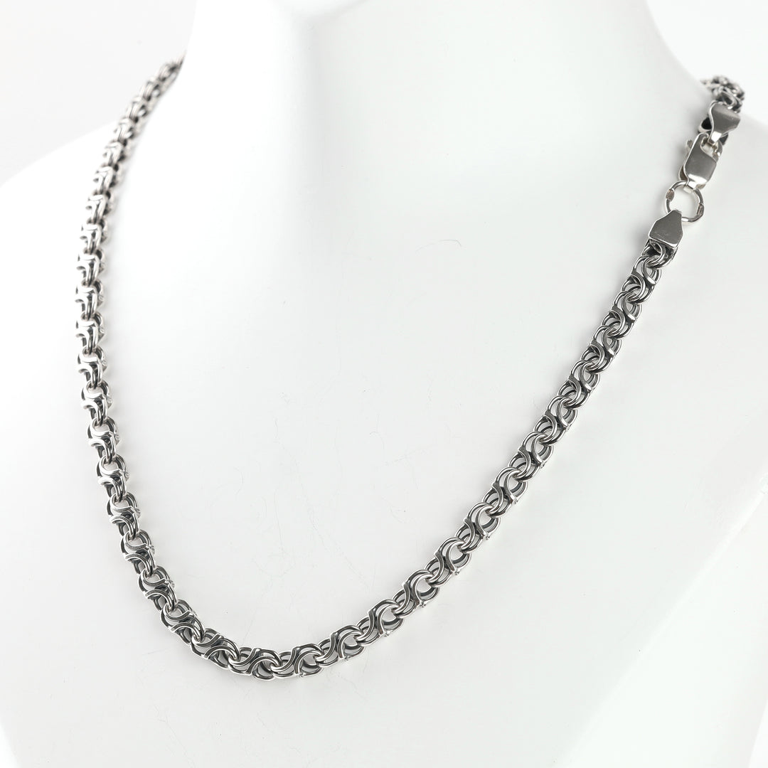 Silver 925 double-link chain weave detail