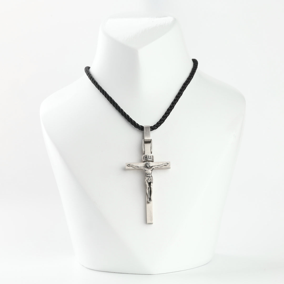 Satin-finished silver 925 cross pendant with crucifix
