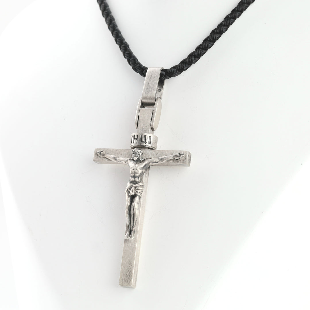 Sterling silver 925 Latin crucifix pendant with figure of Christ, front view