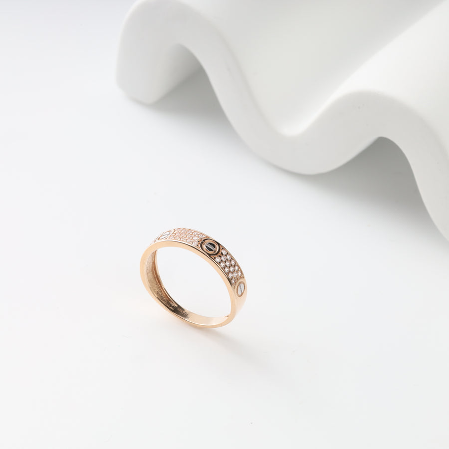 Ukrainian 585 gold cubic zirconia band ring, angled view