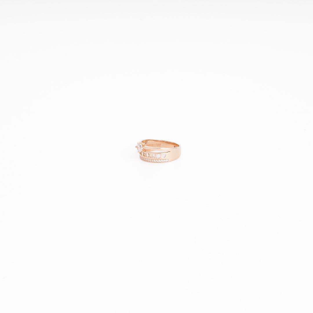 Rose gold ring side view, CZ solitaire setting, 585 gold — Ukrainian Jewelry