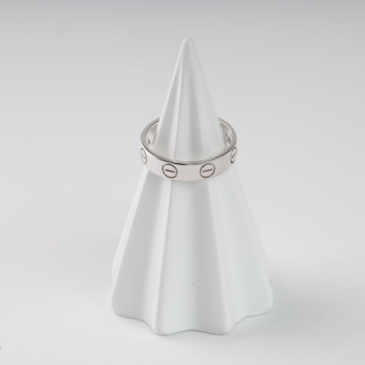 Nail Head Carved Band Ring 14K (585) White Gold | Ukrainian Jewelry