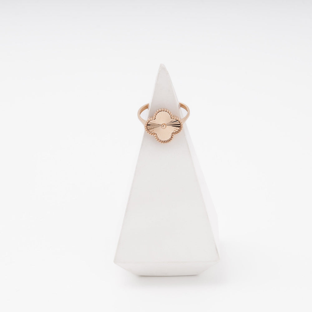 Rose Gold Textured Clover Ring with Beaded Edge, 14K (585) | Ukrainian Jewelry