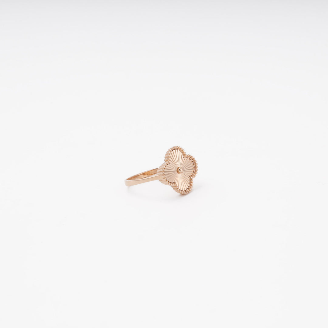 Rose Gold Textured Clover Ring with Beaded Edge, 14K (585) | Ukrainian Jewelry