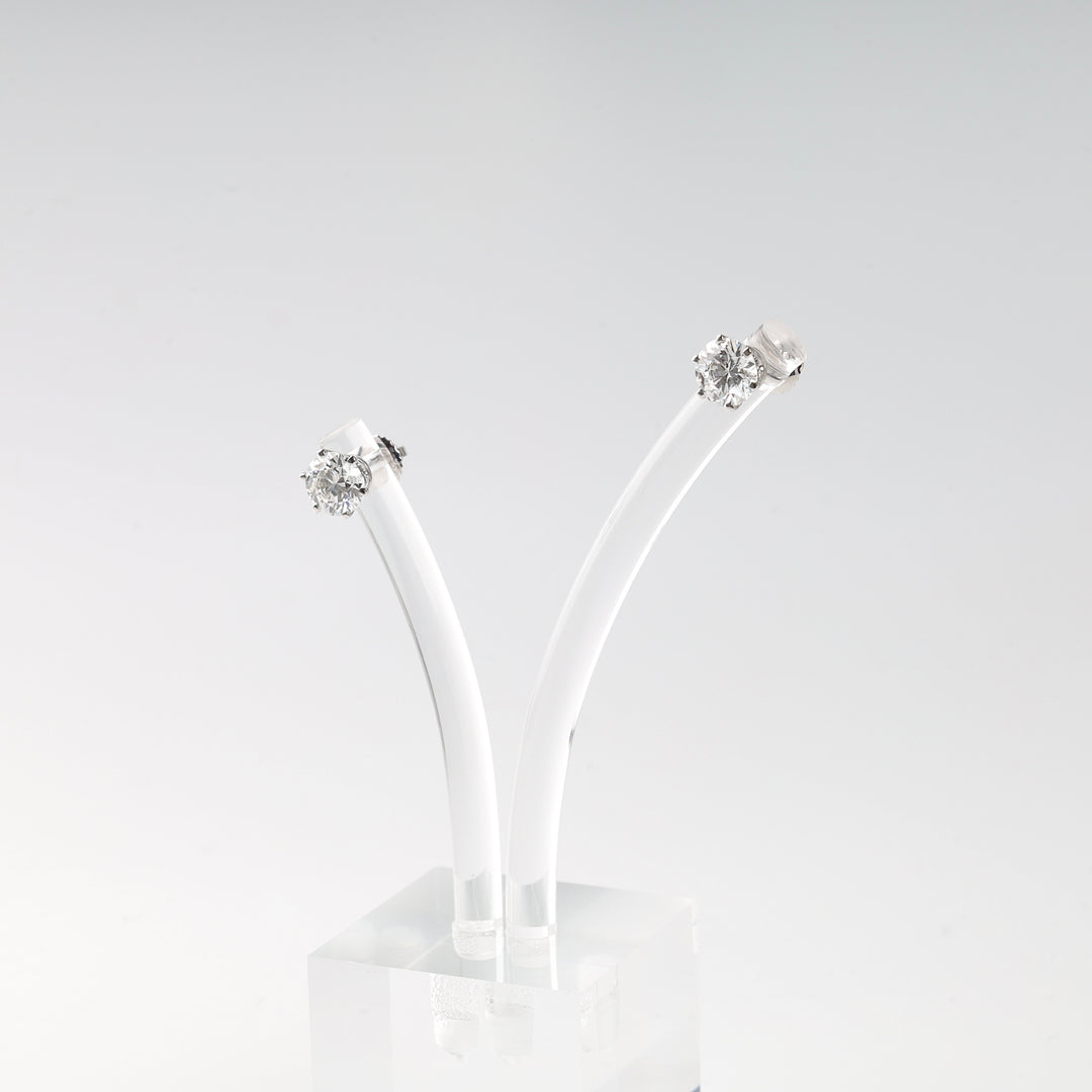 Macro view highlighting excellent cut and brilliance of lab-grown diamonds