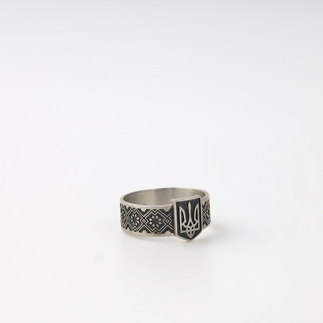 Sterling silver Ukrainian trident ring with folk pattern, patriotic band Ukrainian Jewelry, ethnic silver ring for men.